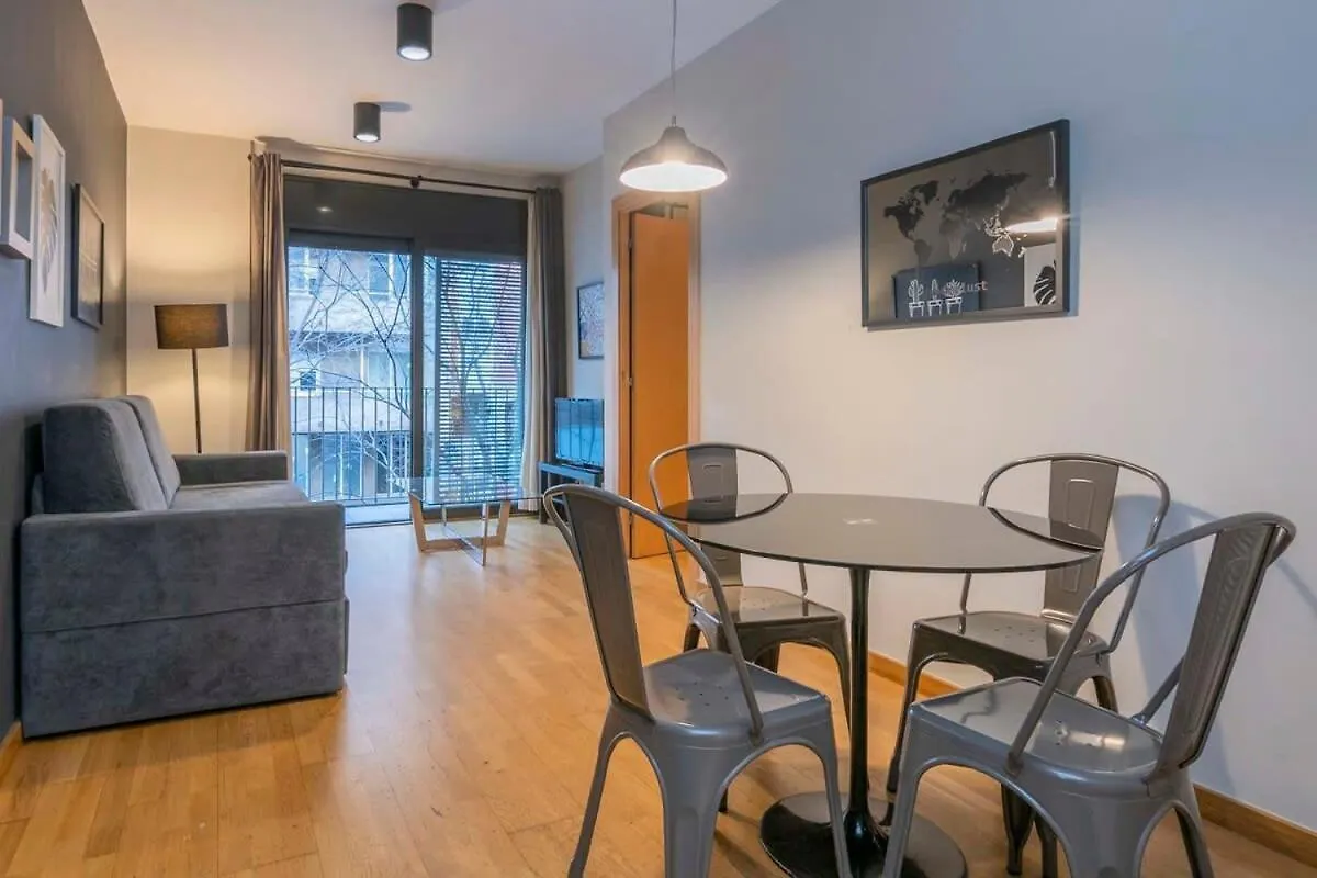 Modern And Bright Apartment In Eixample 1-3 Барселона Испания