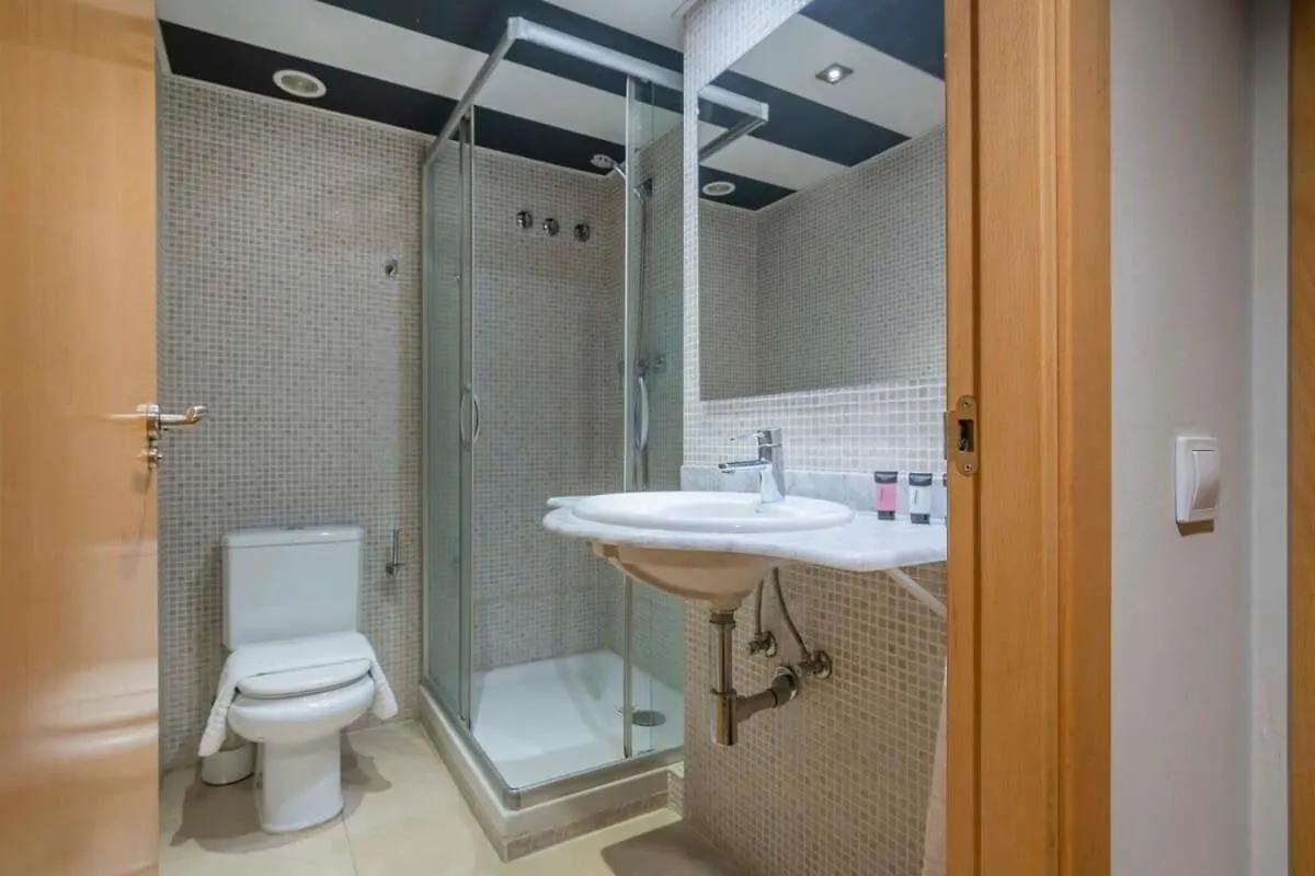 Modern And Bright Apartment In Eixample 1-3 Барселона
